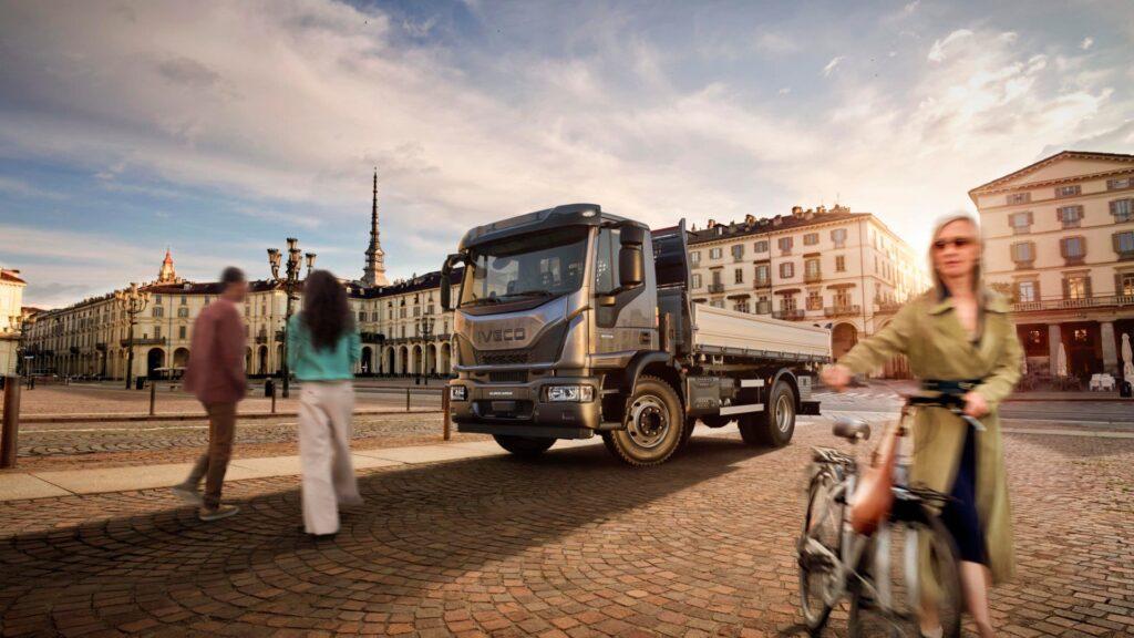 Uusi Iveco Eurocargo kaupungissa